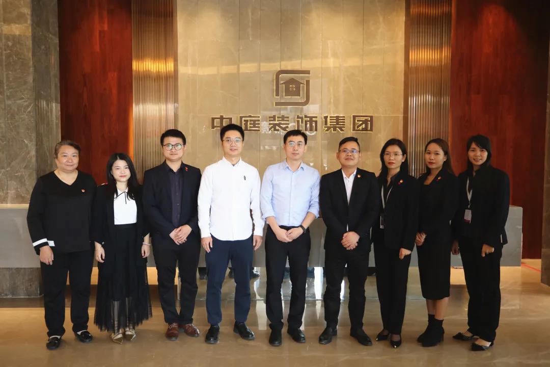 兩新黨建丨青秀區(qū)組織部、兩新組織黨工委領(lǐng)導(dǎo)到集團(tuán)調(diào)研并指導(dǎo)黨建工作